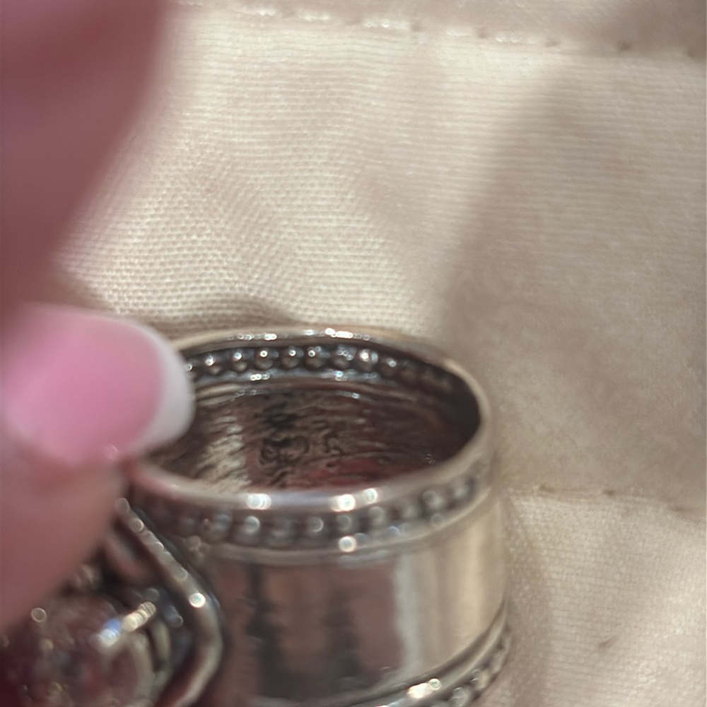 Elegant Sterling Silver Crystal Ring - Picture 6 of 6